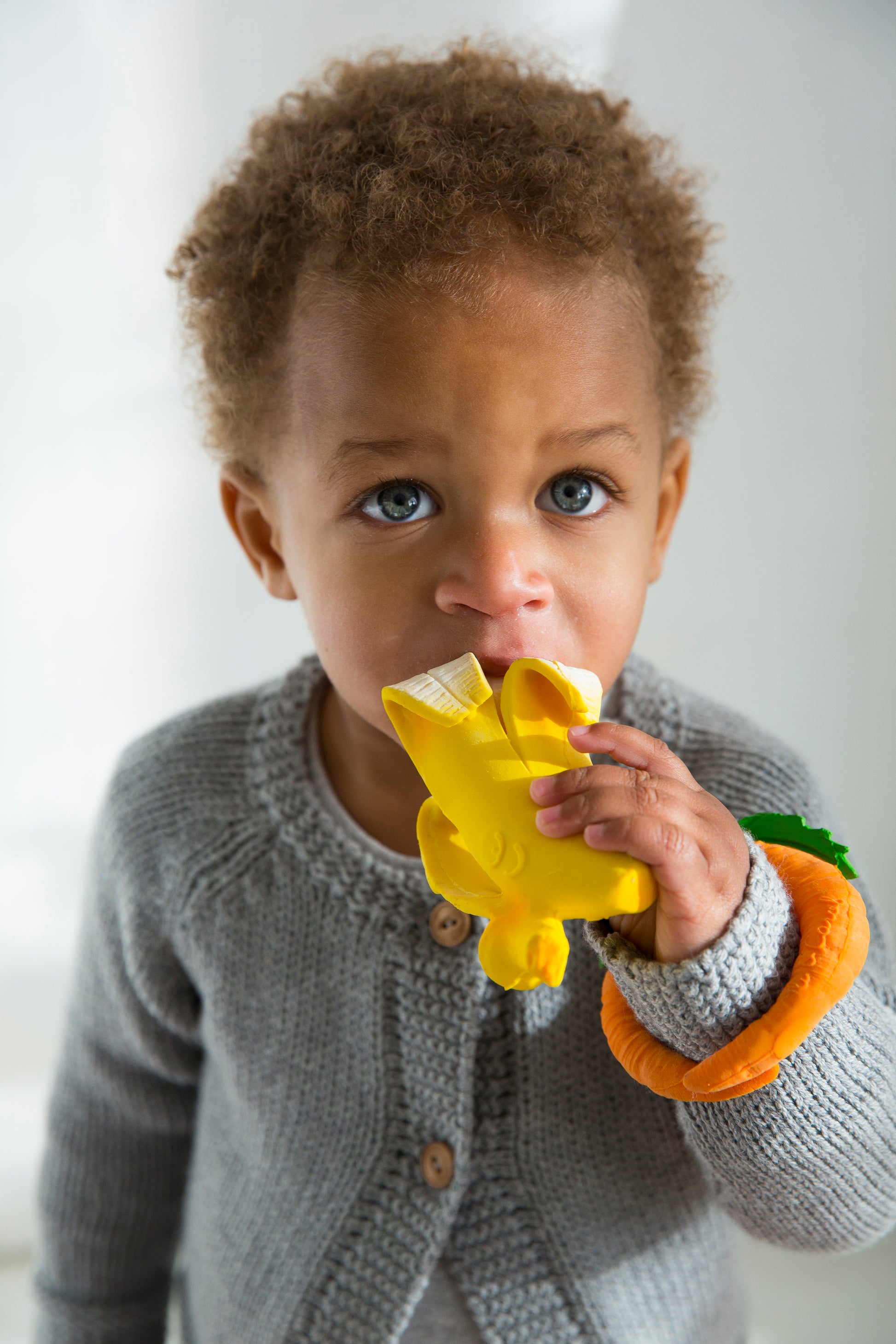 Ana Banana natural rubber teether by Oli & Carol