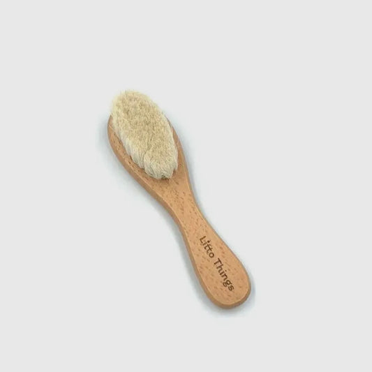 Goat hair baby brush with wooden handle by Litto